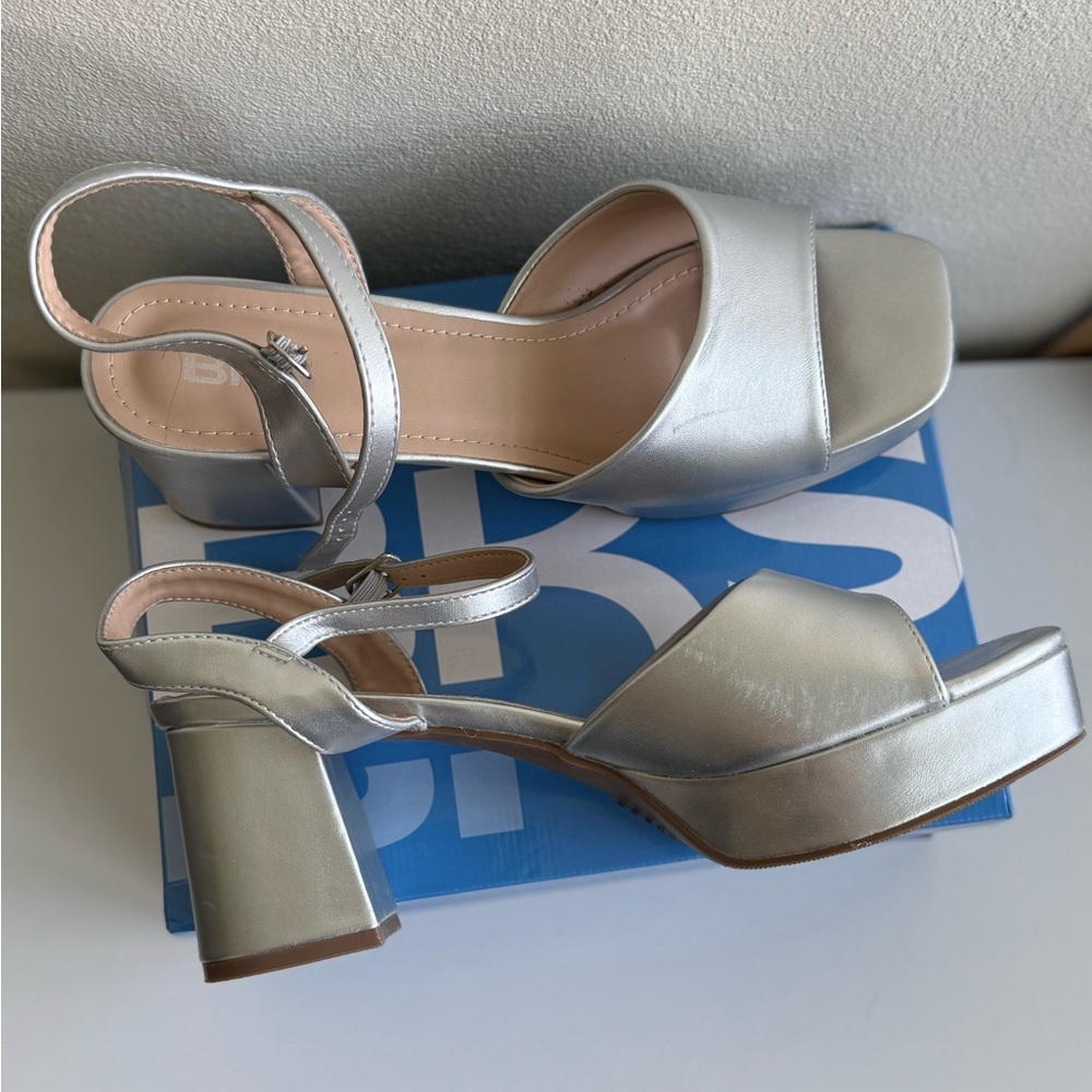 Silver BKS Block Heel Sandals - Size 10M - Picture 2 of 14